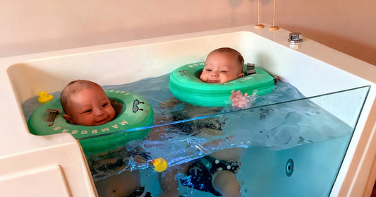 How To Use A Swimming Neck Ring To Ensure Baby's Safty
